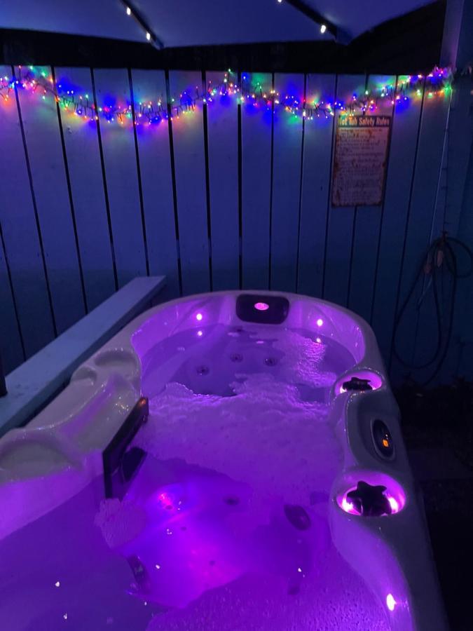 Bankhead Accommodation With Hot Tub Aberdeenshire Gamrie Bagian luar foto