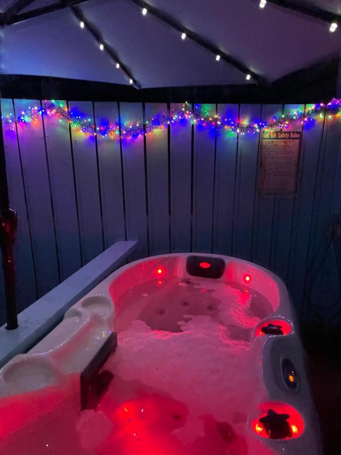 Bankhead Accommodation With Hot Tub Aberdeenshire Gamrie Bagian luar foto