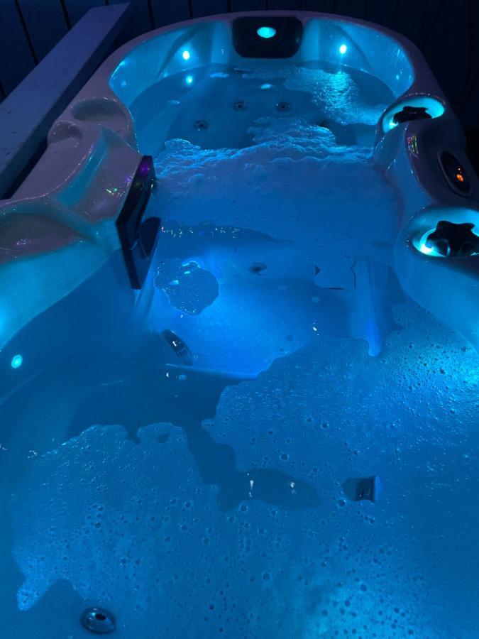 Bankhead Accommodation With Hot Tub Aberdeenshire Gamrie Bagian luar foto