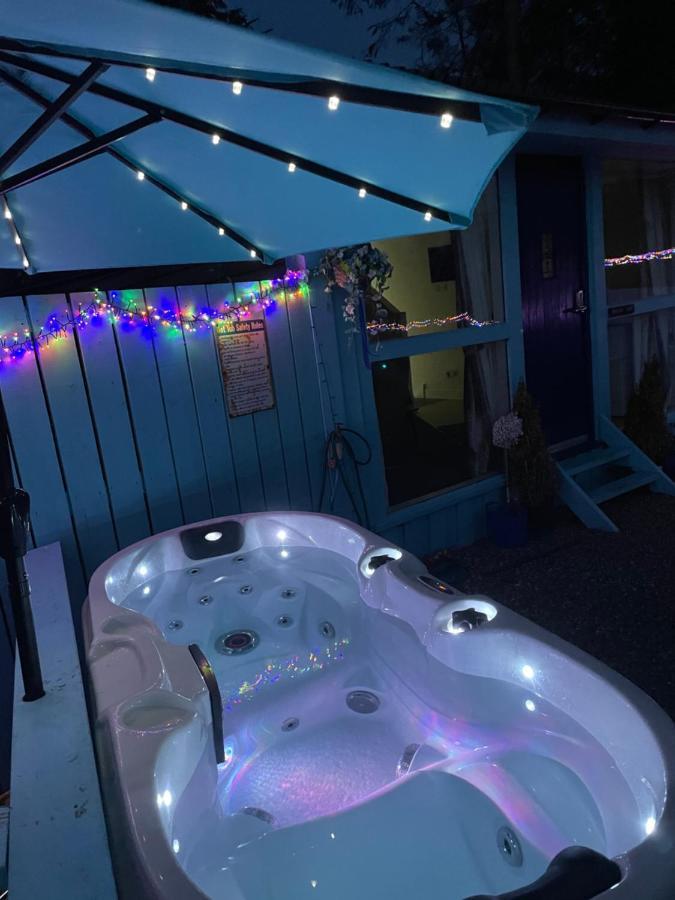 Bankhead Accommodation With Hot Tub Aberdeenshire Gamrie Bagian luar foto