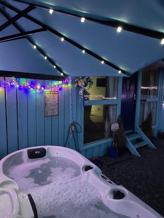 Bankhead Accommodation With Hot Tub Aberdeenshire Gamrie Bagian luar foto