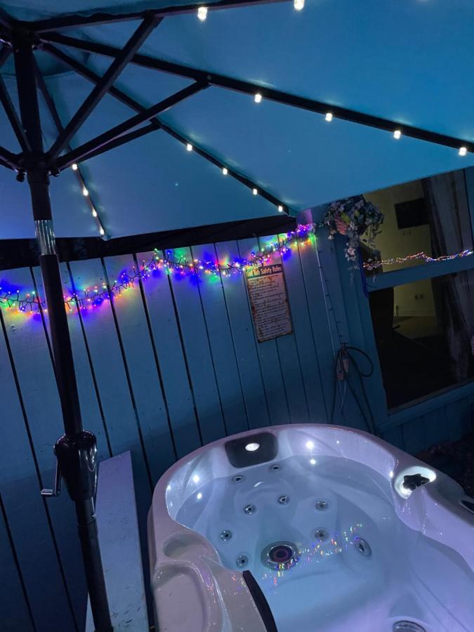 Bankhead Accommodation With Hot Tub Aberdeenshire Gamrie Bagian luar foto