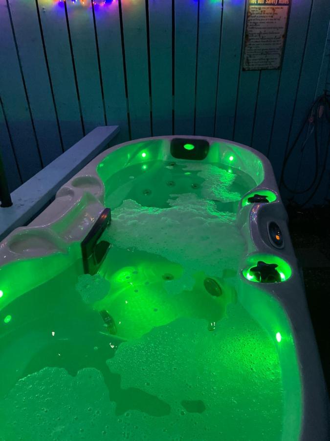 Bankhead Accommodation With Hot Tub Aberdeenshire Gamrie Bagian luar foto